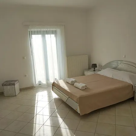 Lazaros Villa