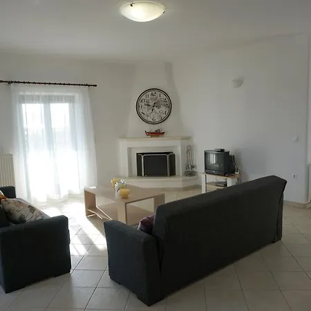 Villa Lazaros *